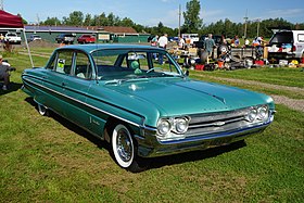 1961 Oldsmobile Ninety Eight (28833117526).jpg